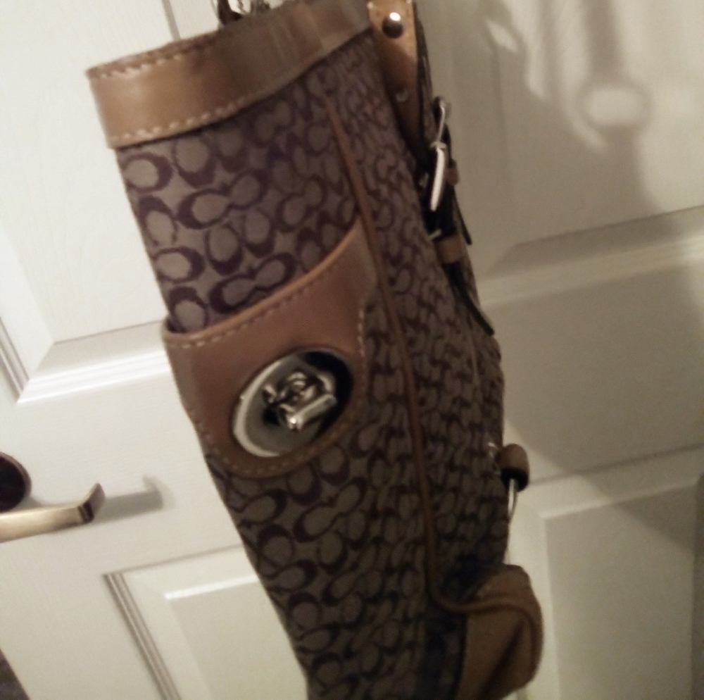 Authentic Coach Handbag! - Picture 7 of 7